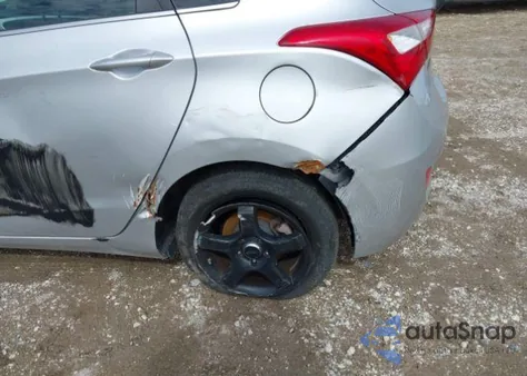 2014 Hyundai Elantra Gt z USA, uszkodzony, nr VIN KMHD35LH1EU227538